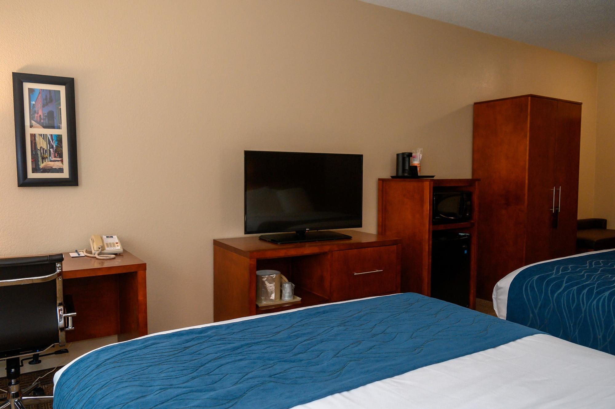 Comfort Inn & Suites Patriots Point Маунт Плезант Екстериор снимка