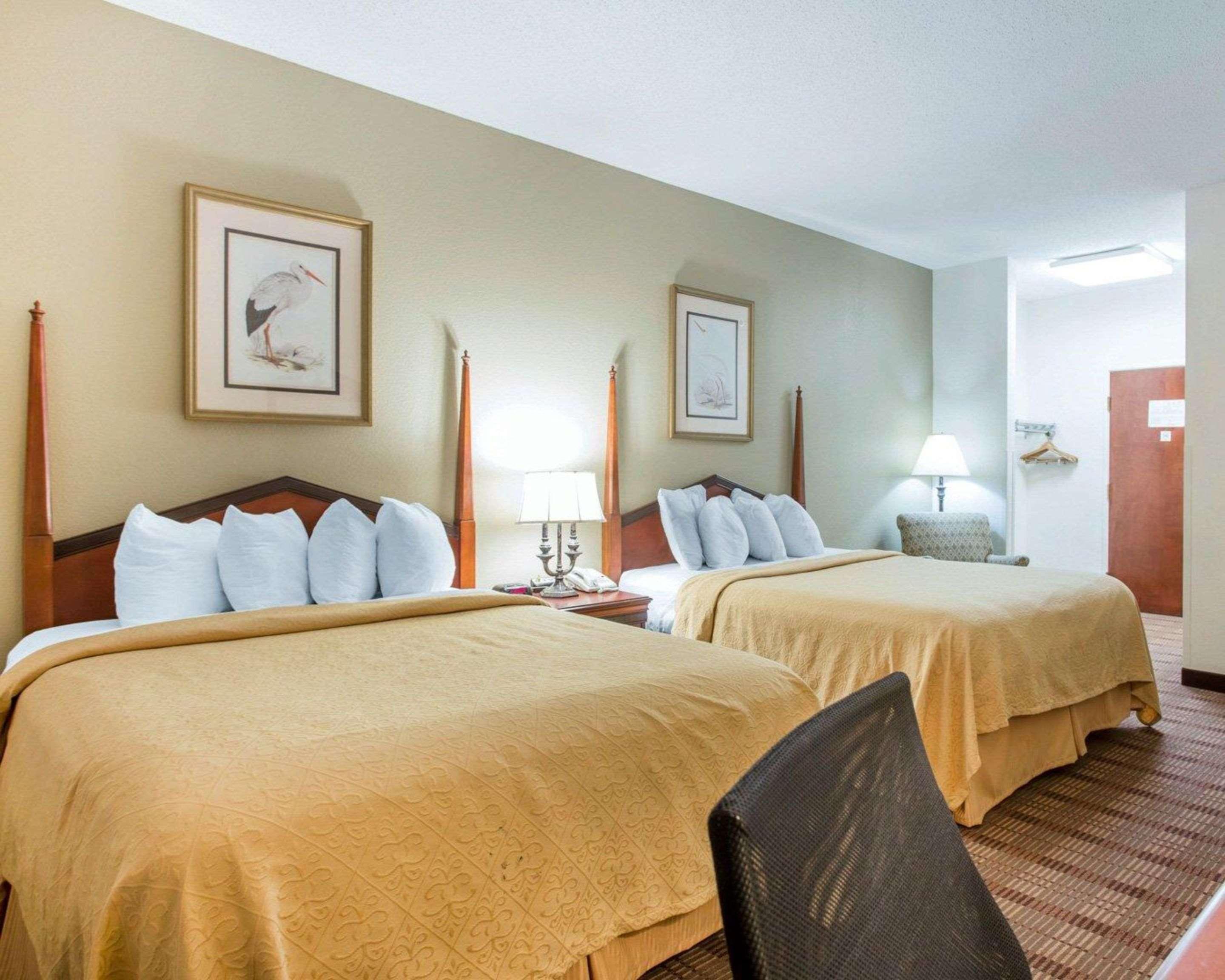Comfort Inn & Suites Patriots Point Маунт Плезант Екстериор снимка