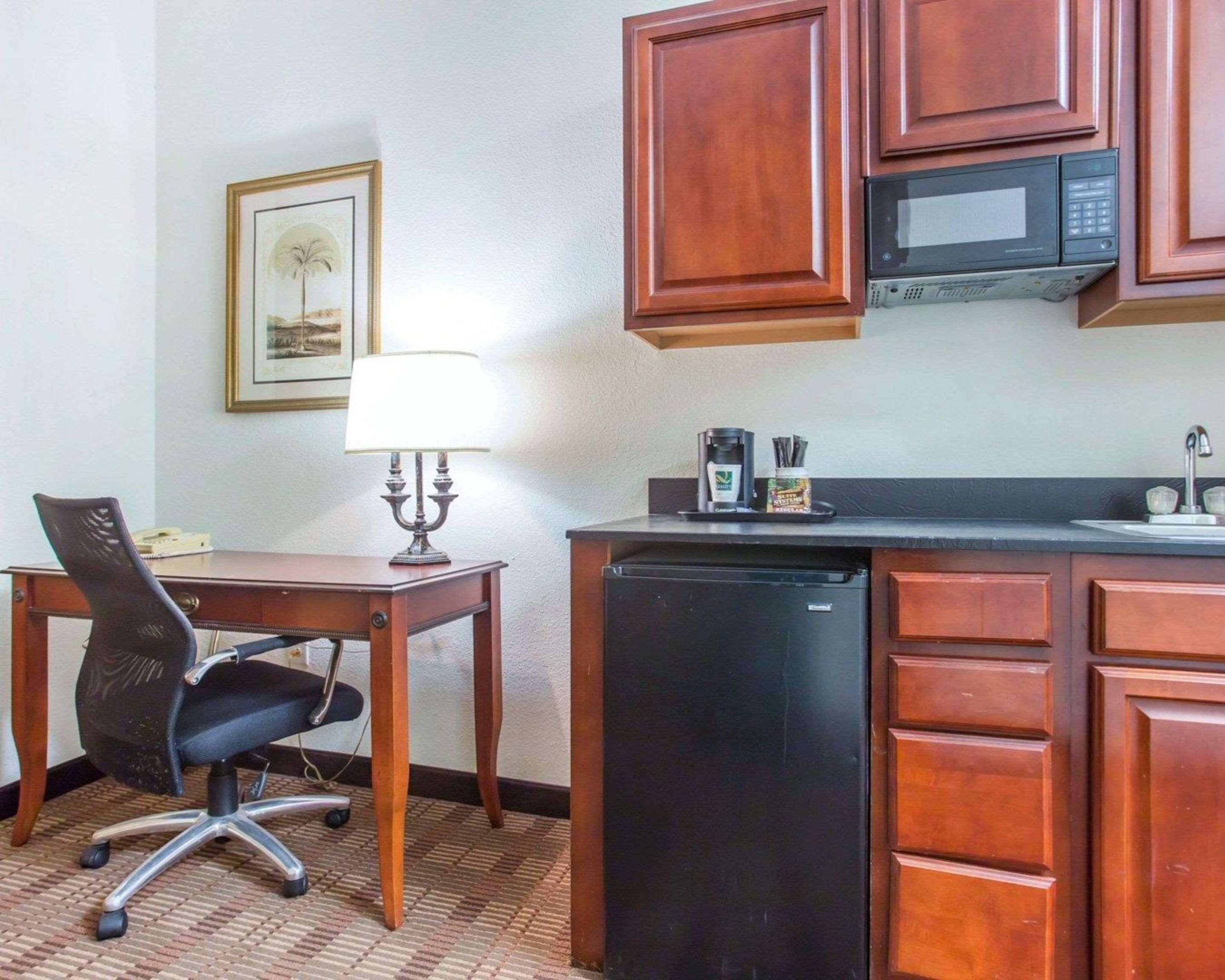 Comfort Inn & Suites Patriots Point Маунт Плезант Екстериор снимка