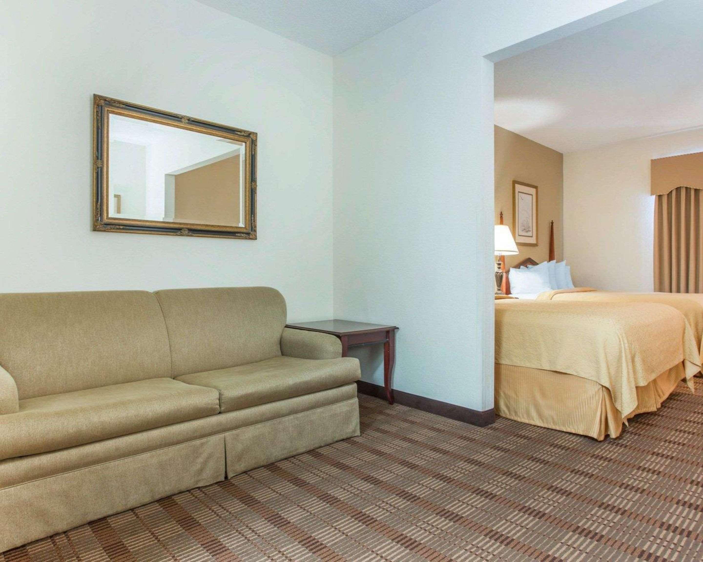 Comfort Inn & Suites Patriots Point Маунт Плезант Екстериор снимка
