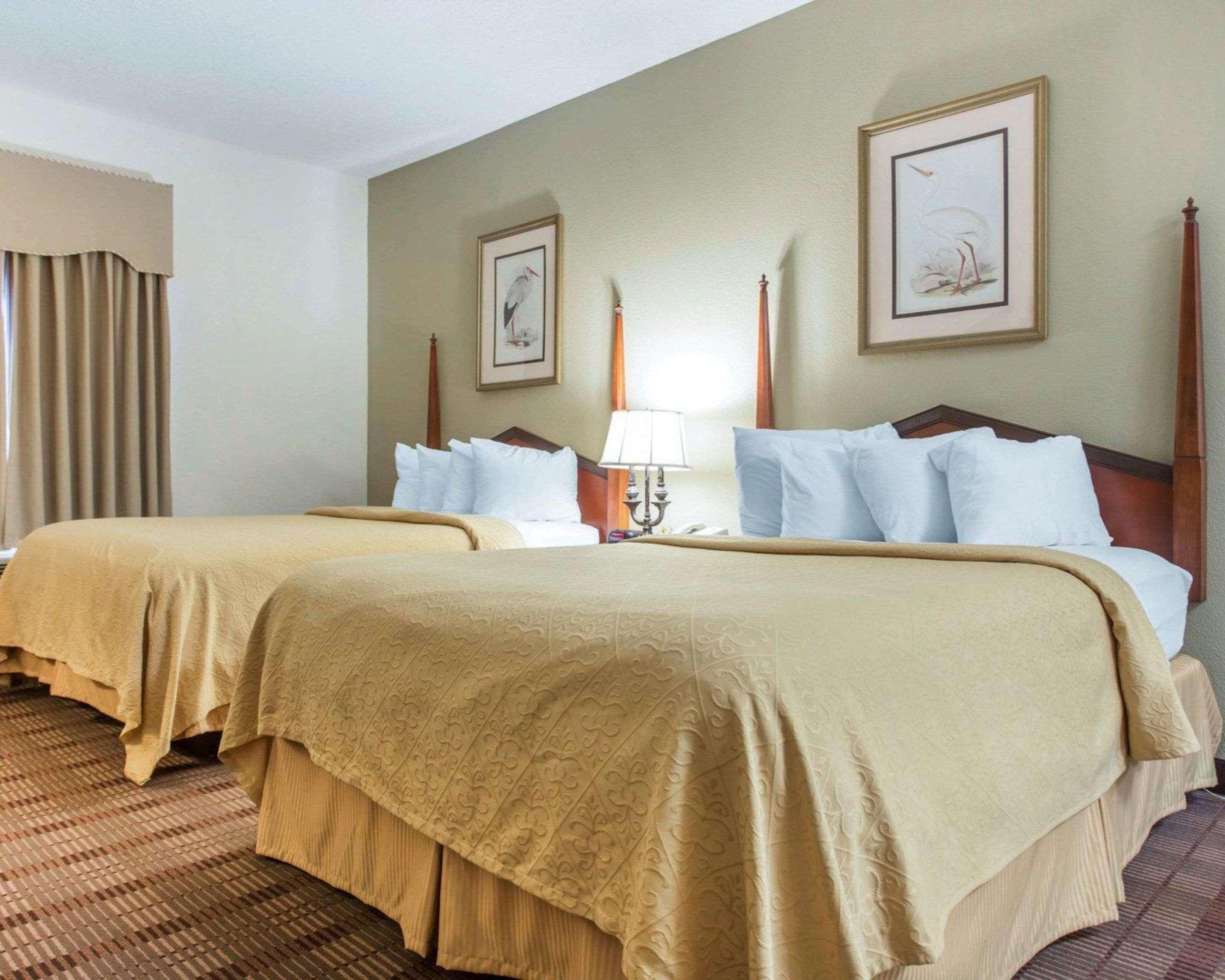 Comfort Inn & Suites Patriots Point Маунт Плезант Екстериор снимка