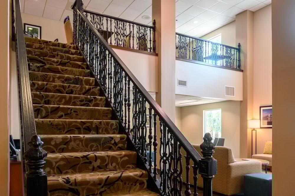 Comfort Inn & Suites Patriots Point Маунт Плезант Екстериор снимка