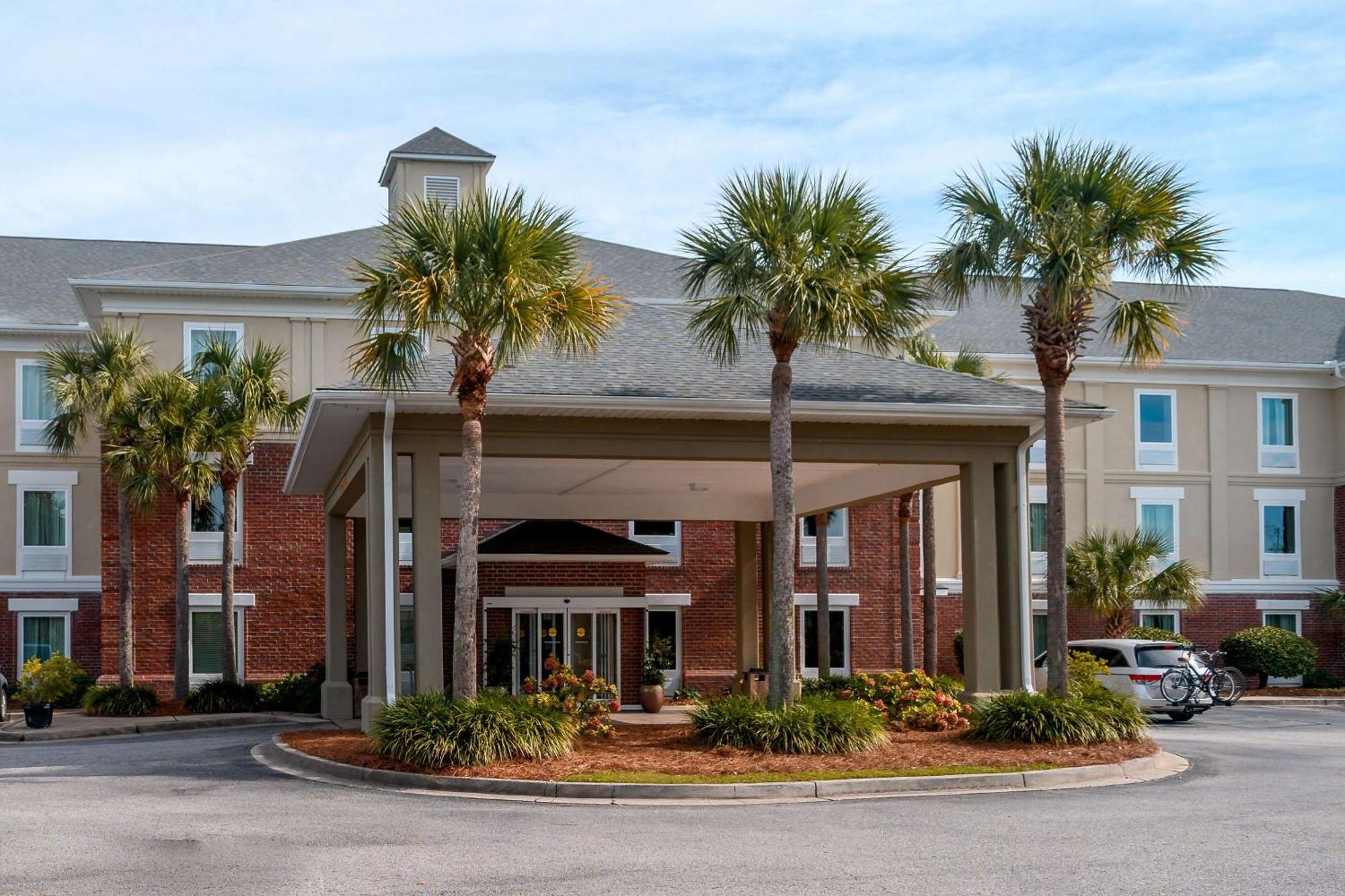 Comfort Inn & Suites Patriots Point Маунт Плезант Екстериор снимка