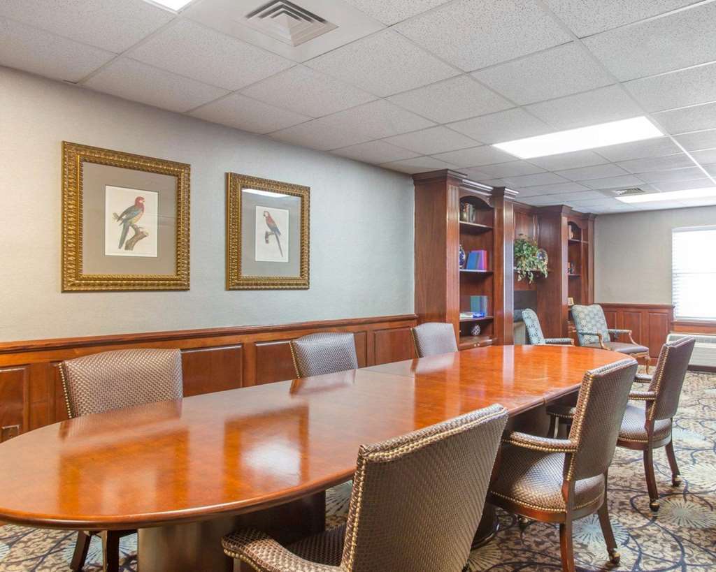 Comfort Inn & Suites Patriots Point Маунт Плезант Съоръжения снимка